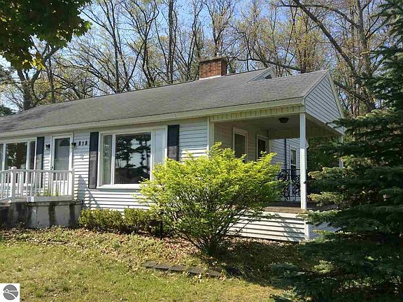 2nd image of 818 Munson Ave