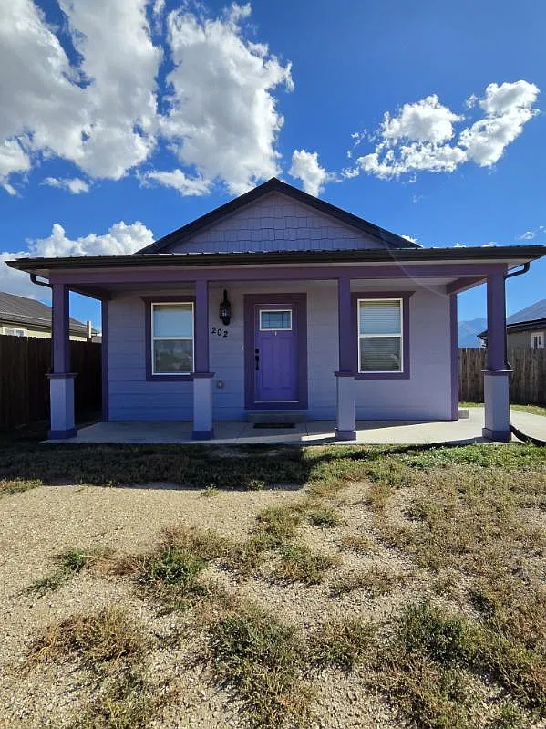 3 bed, 1152 sqft, $1,900 — Photo 1
