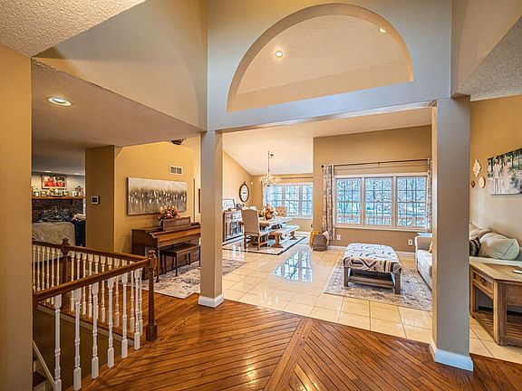 3rd image of 145 Forest View Cv