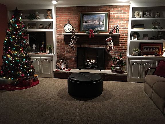 Sitting room/ new gas logs