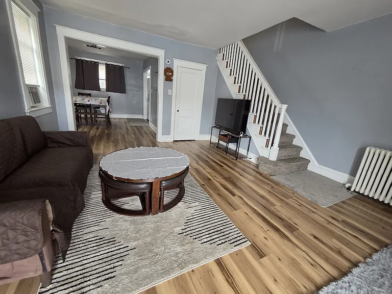210 Long Ln — Photo 28