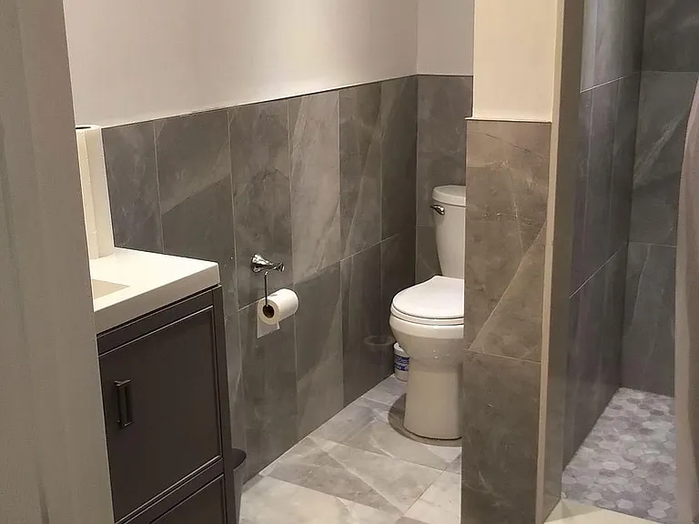 761 Markham St #BASEMENT — Photo 12