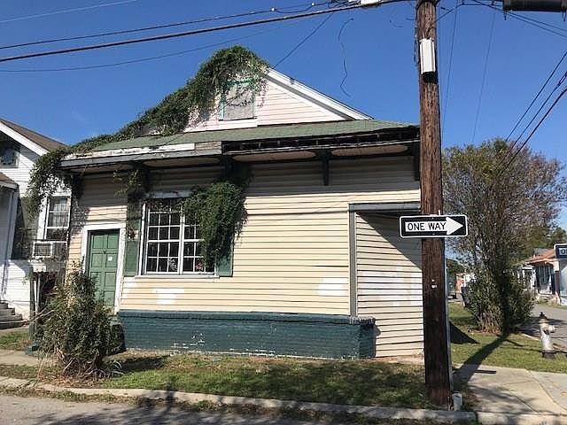 1st image of 1710 Spain St