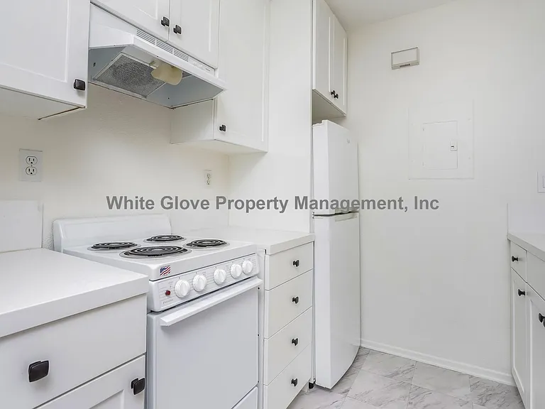 23321 La Crescenta #A — Photo 8