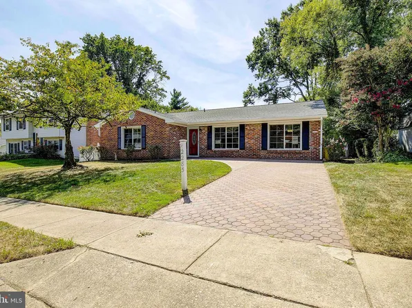 2285 Four Seasons Dr, Gambrills, MD 21054