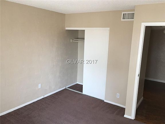 5th image of 3485 Villa Knolls South Dr