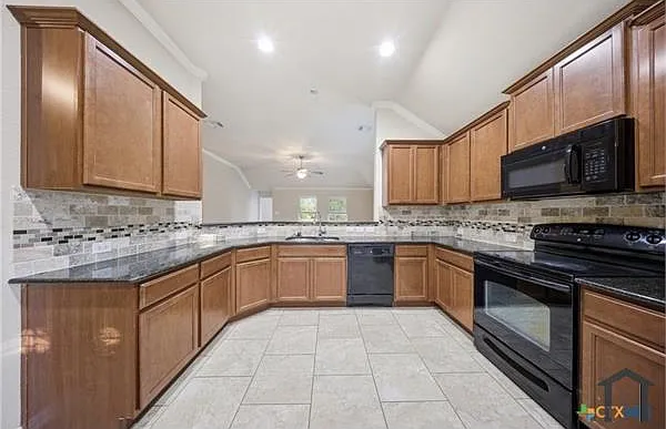 728 Olaf Dr — Photo 3