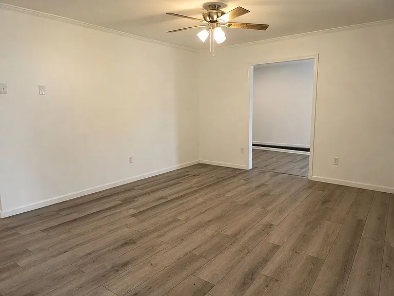 932 Gossman Dr — Photo 5
