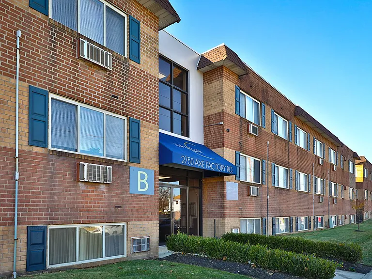 Holme Circle Apartments — Photo 6
