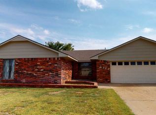 2323 Park Lane Dr, Woodward, OK 73801