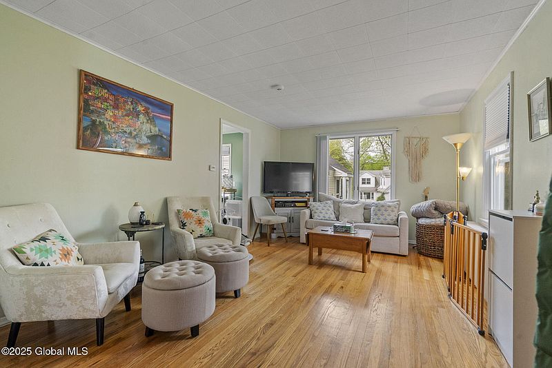 5th image of 50 Elmhurst Avenue