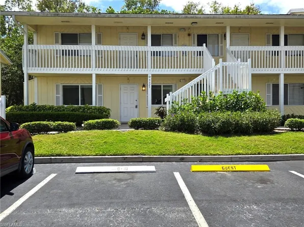 4615 Bayshore Dr APT E8, Naples, FL 34112