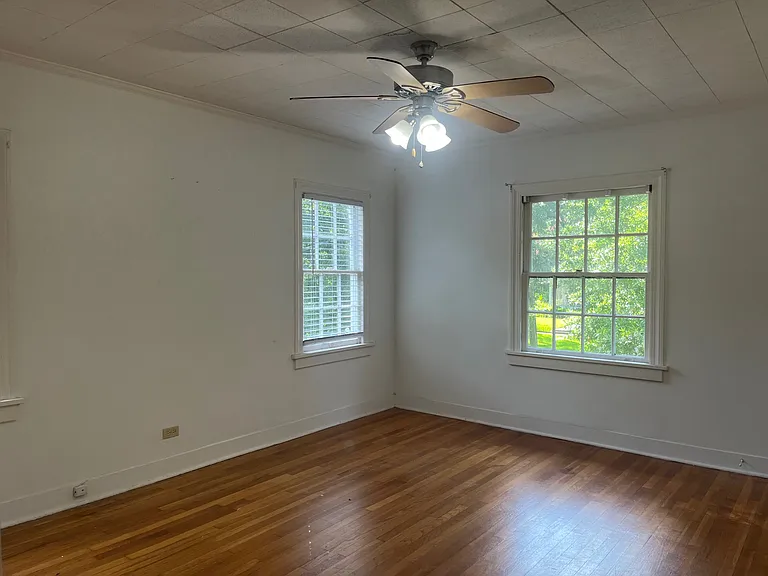 906 Corrine St #B — Photo 14