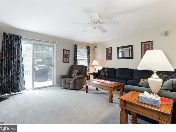 4th image of 321 Jenville Ct