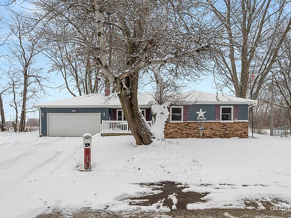 2nd image of 910 Wiker Dr