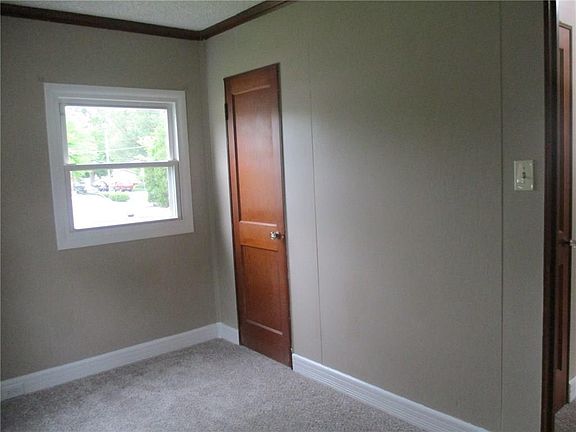 5th image of 407 Meadow Ave