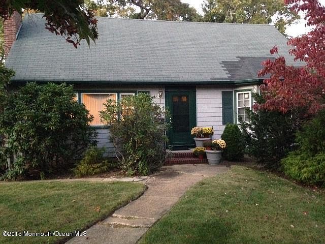 1st image of 8 Cedar Dr