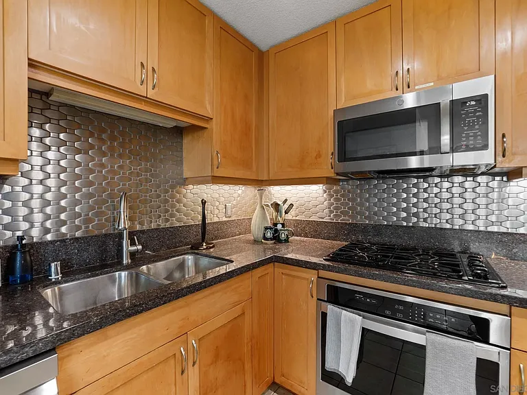 850 Beech St #511 — Photo 11