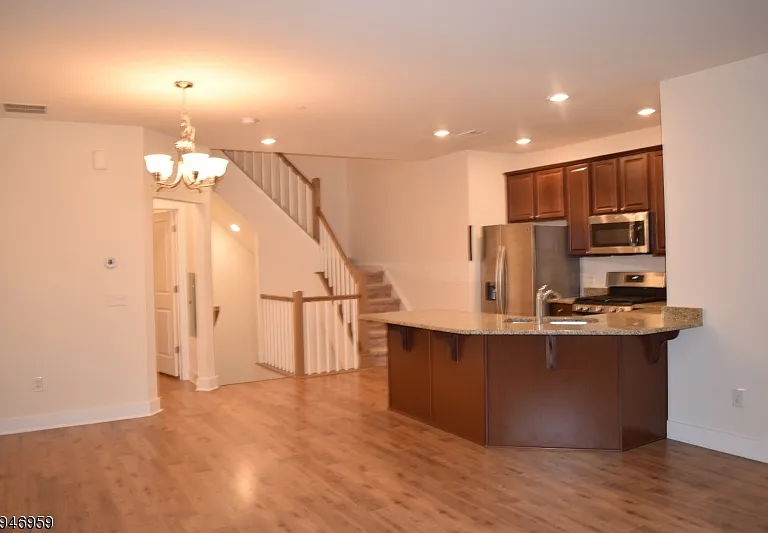 229 Parkview Ln — Photo 3