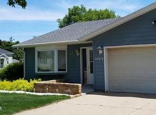 1165 5th Ave, Windom, MN 56101