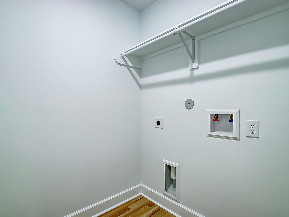 1st image of 114 De Haven St #A
