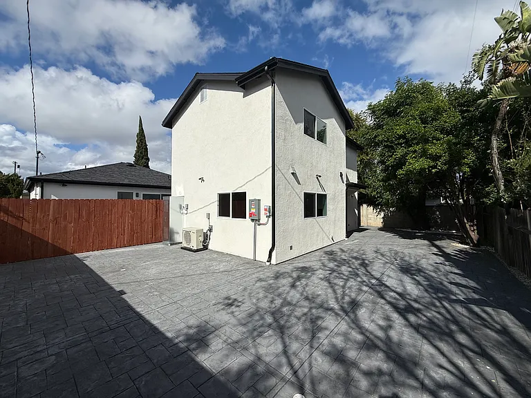 16918 Bassett St #16916 — Photo 13