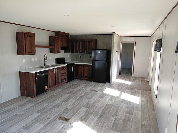 3rd image of 305 Annabelle Rd Unit 3