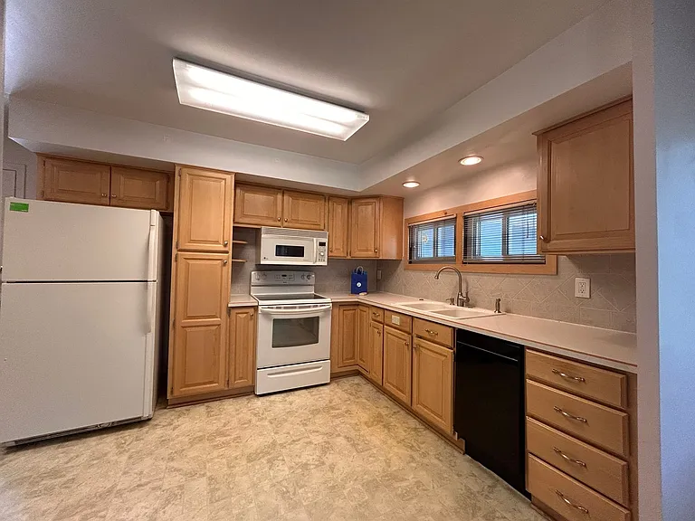 255 Ammons St — Photo 15