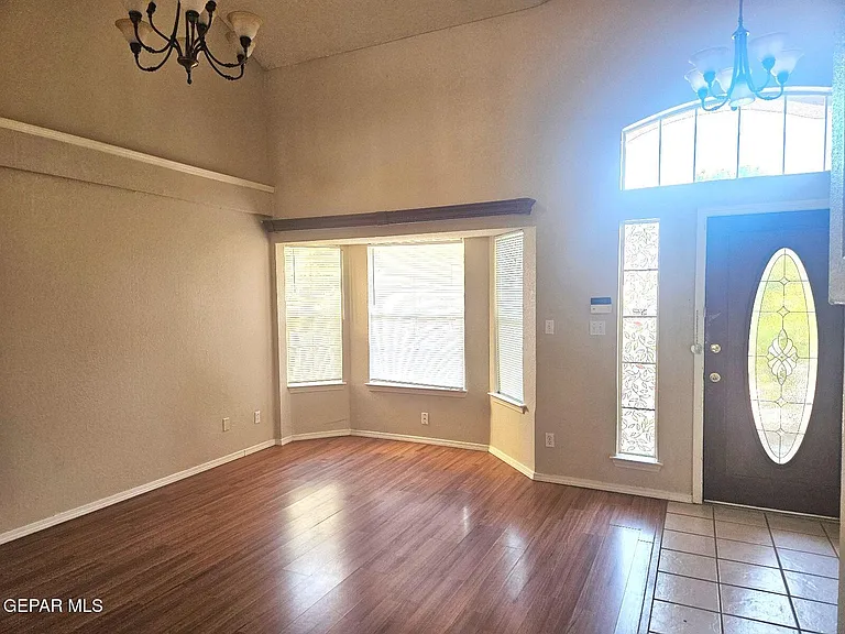 12604 Sun Terrace Ave — Photo 4