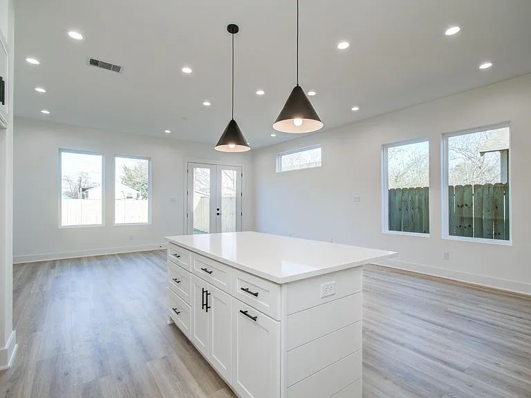 4425 Providence St — Photo 14