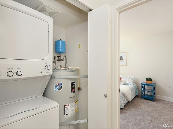 5th image of 1001 N State St APT 107