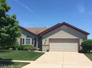 1407 Windham Hill Rd, Bloomington, IL 61704