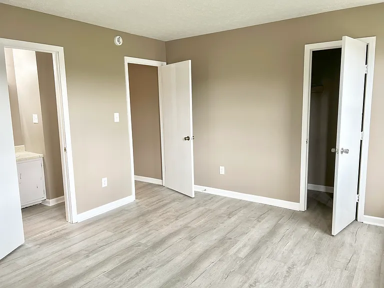 1420 Kingswood Way #1 — Photo 6