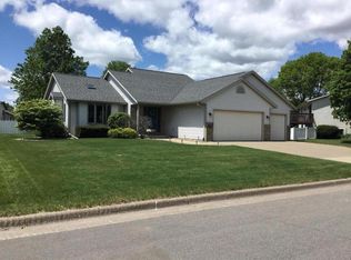 2706 Pleasant Dr S, Holmen, WI 54636