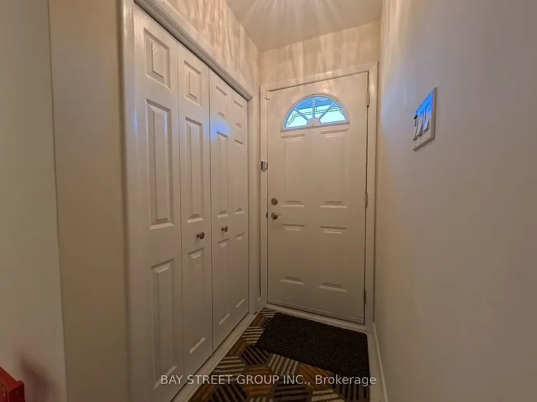 402 Osiris Dr — Photo 4