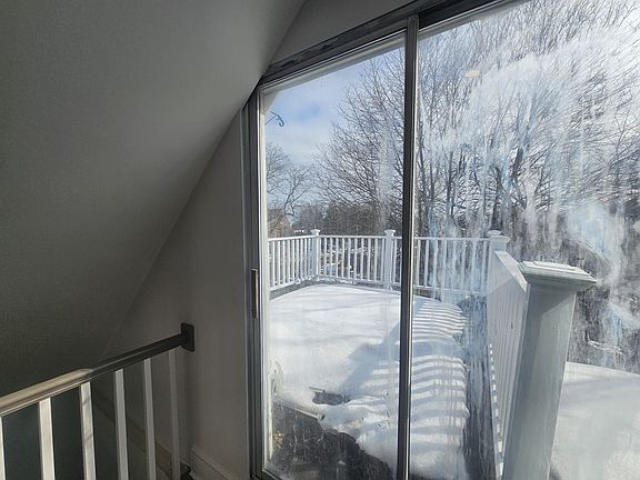 5th image of 2949 Fairfield Ave #2
