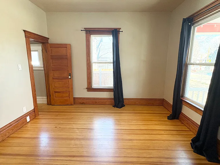 928 N Corona St — Photo 11