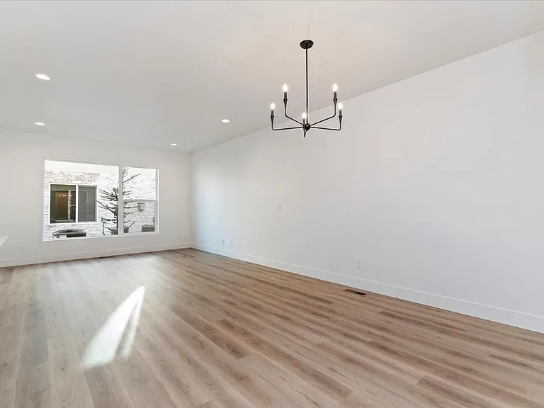 740 S Calhoun Ln — Photo 28