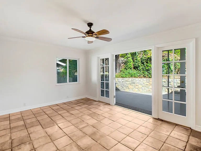 2401 Olive Ave — Photo 23