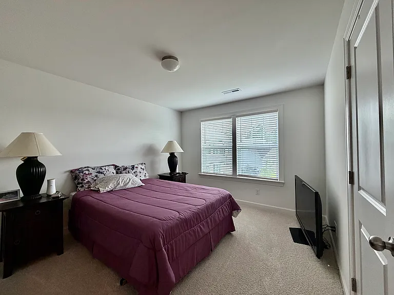 911 Cypress Point Ln — Photo 36