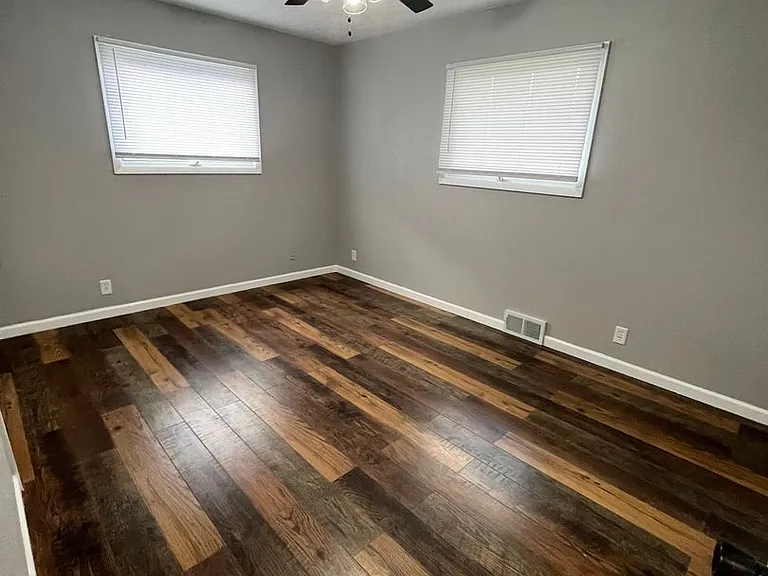4300 S Hickory Hill Rd — Photo 8