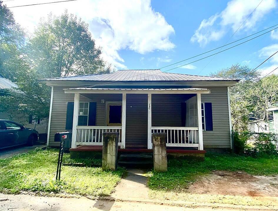 1st image of 204 Addie St