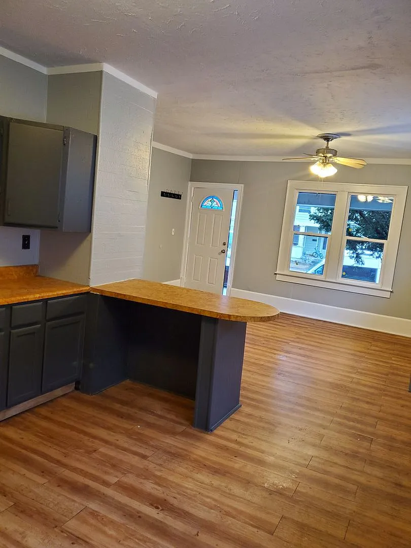 2bed/1bath EHA approved — Photo 3