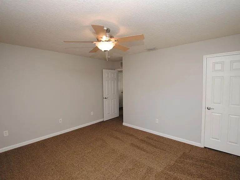 4038 Lionheart Dr — Photo 21