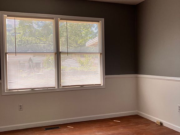 3rd image of 113 Astrid Ln