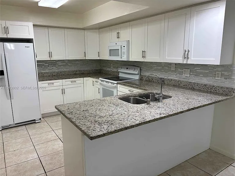 SW 115th Pl — Photo 10