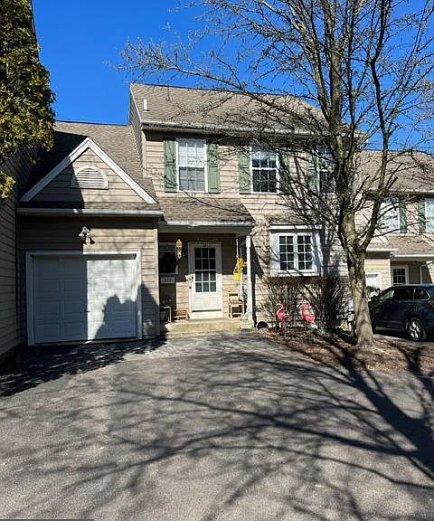 345 Oxer Ct — Photo 1