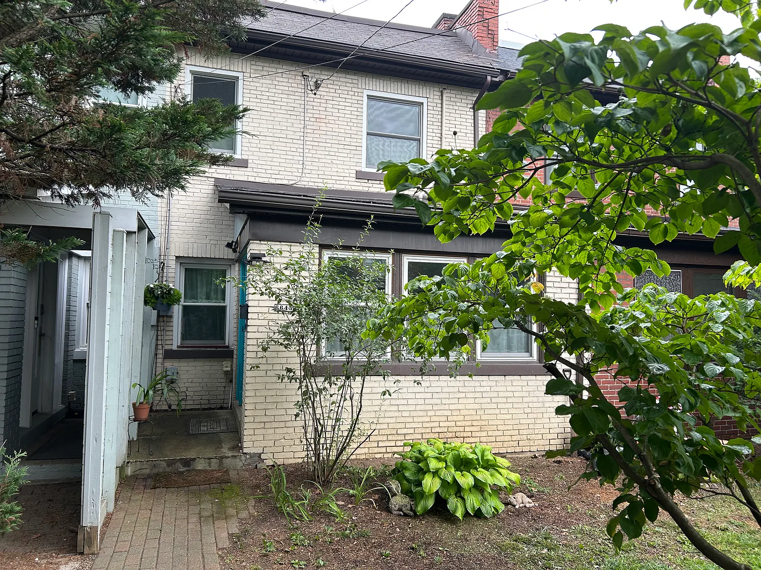 3 bed, 1.5 bath, 1290 sqft, $2,300 — Photo 3