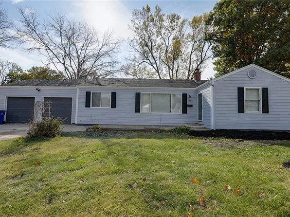 10501 E 69th St, Raytown, MO 64133