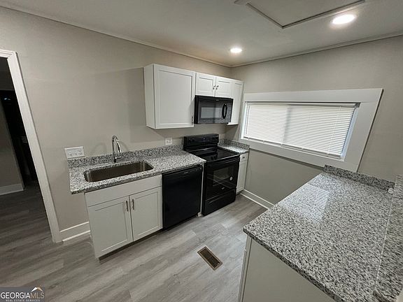 3rd image of 747 Harrold St